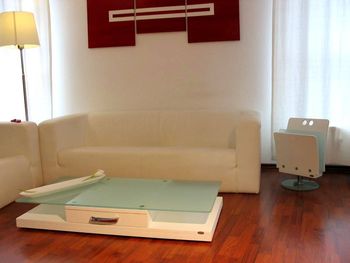 323-DESIGN-COUCHTISCH-Tisch-V-470-weiss-Milchglas-G_3.jpg