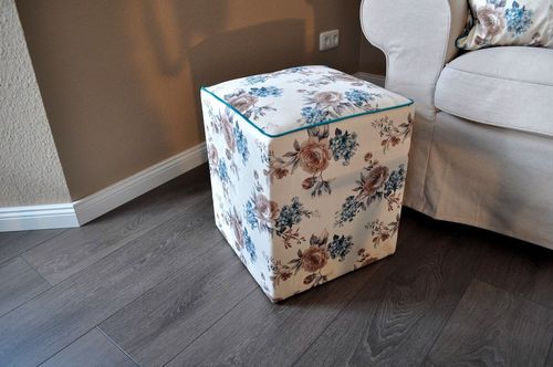 Design Hocker Pouf Carl Svensson Türkis Creme Rosen Blumen PK-3m