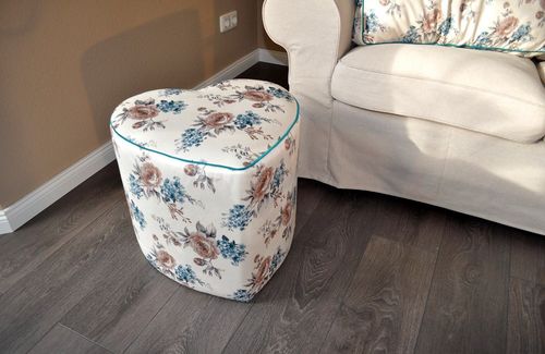 Design Hocker Pouf Carl Svensson Herzform Türkis Creme Rosen Blumen PH-3m