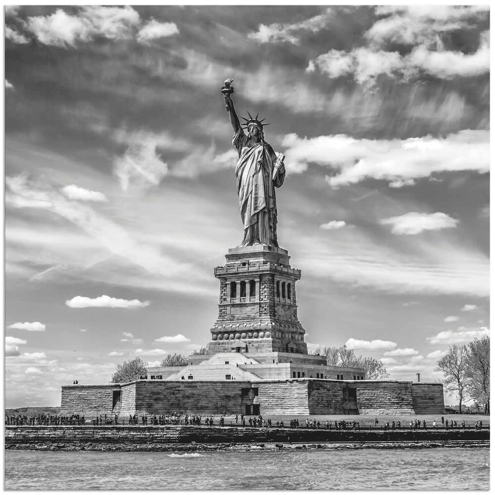 Melanie Viola NEW YORK CITY Freiheitsstatue Monochrom viele