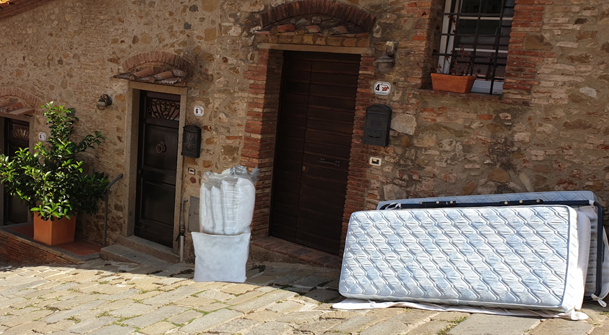 Alte Bettdecke entsorgen: Umweltgerecht & hygienisch