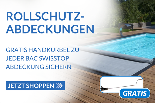 Rechts von Bild ein Pool mit halb zugedeckter Abdeckung zu sehen, oberhalb des Bilder Handkurbel abgebildet mit Gratis Aufschrift darunter, auf der linken Seite Text mit: Gratis Handkurbel zu jeder BAC Swisstop Abdeckung sichern