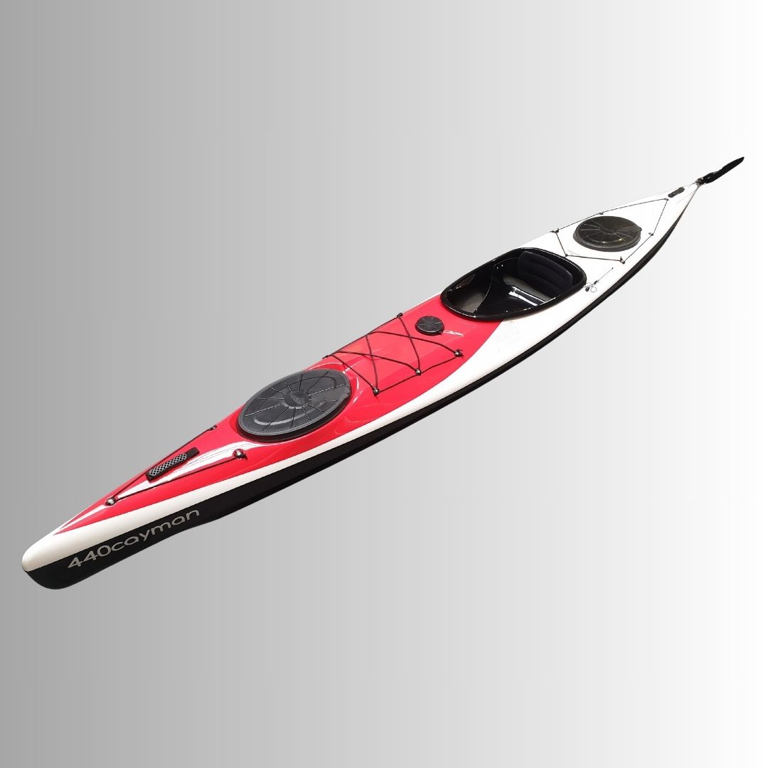 Cockpit und Ausstattung WIG Cayman 440 Supercarbon
