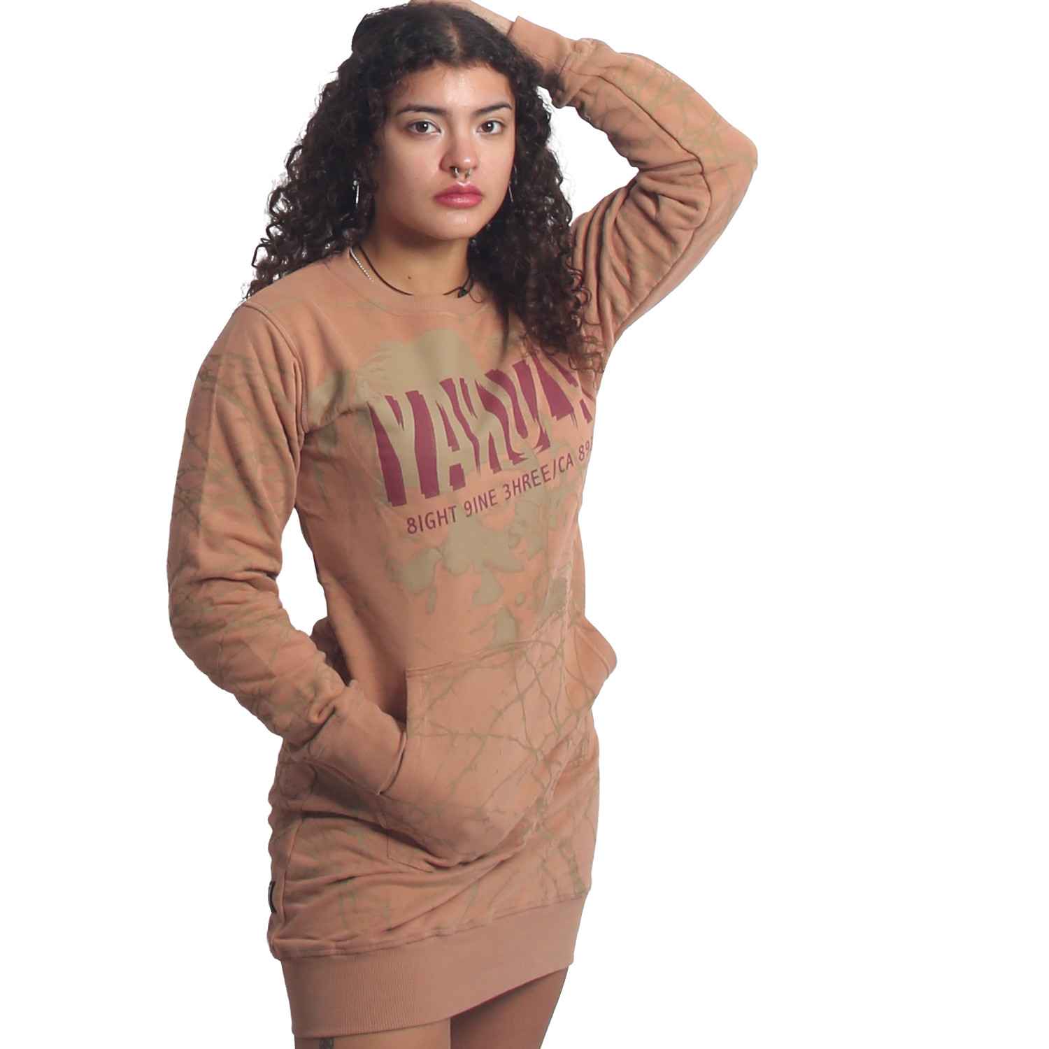 Yakuza dámské šaty Thorns Allover Sweat Dress mocha/mousse M