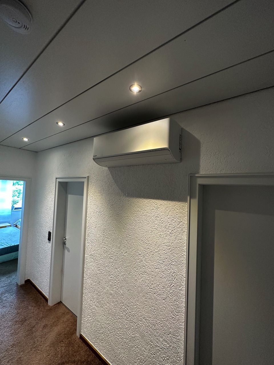 Ein weiteres erfolgreiches Projekt: Die **Installation einer Panasonic Multi-Split-Klimaanlage** in **Heinsberg-Dremmen**! 💨✅