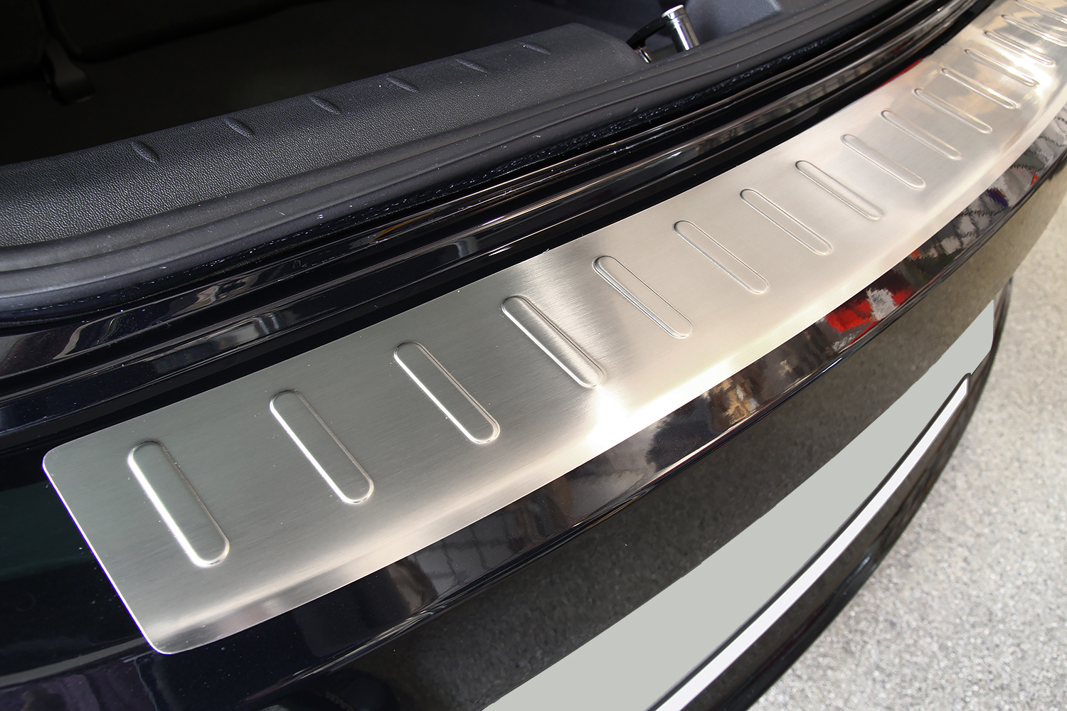 Kofferraumschutz für VW Golf 7 (tiefer Ladeboden) ab Baujahr 2012
